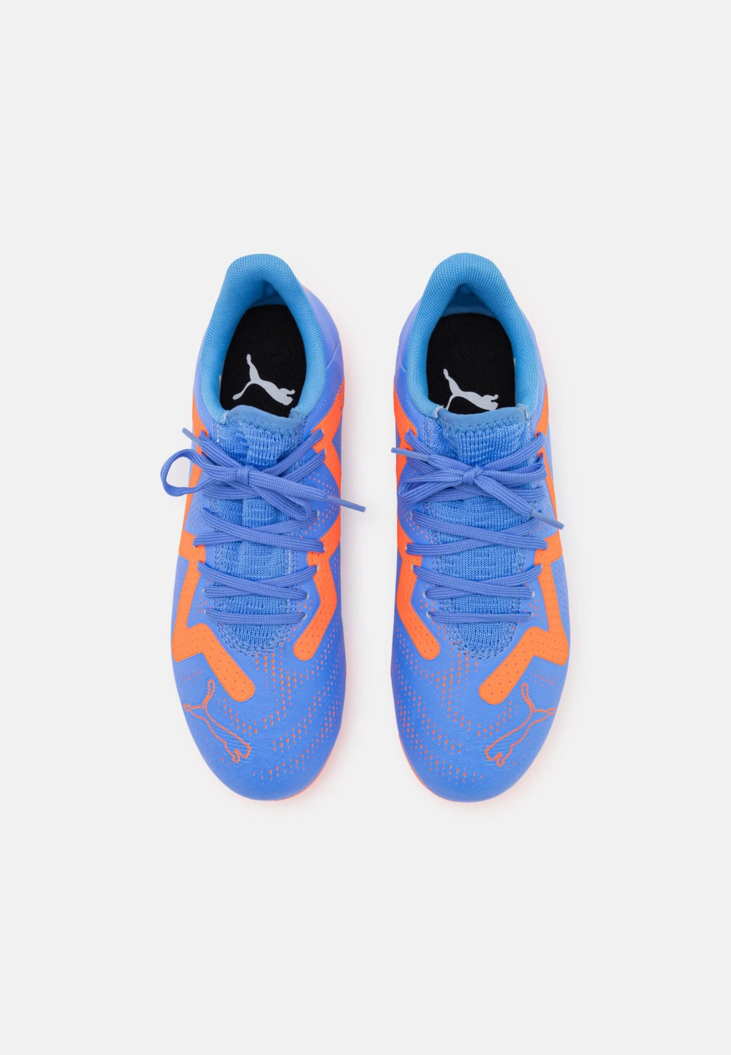 Puma Future Play Fg/Ag Jr Unisex - Botas De Fútbol Con Tacos - Blue Glimmer/White/Ultra Orange 4 Puma Future Play Fg/Ag Jr Unisex - Botas De Fútbol Con Tacos - Blue Glimmer/White/Ultra Orange - Imagen 4