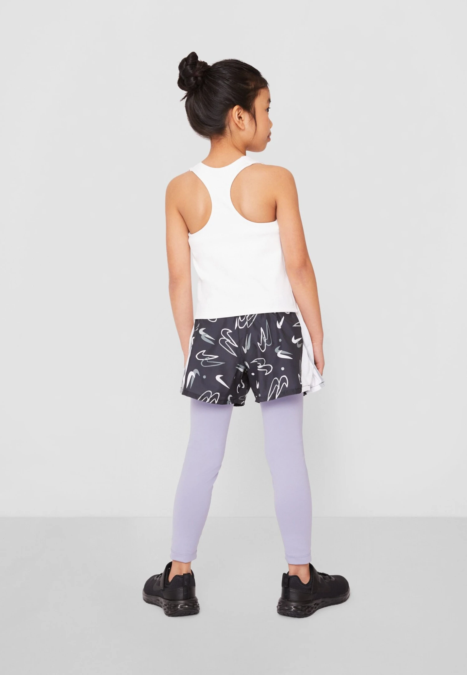 Nike Performance Tank Bra - Top - White/Black 4 Nike Performance Tank Bra - Top - White/Black - Imagen 4