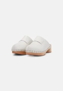 MM6 Maison Margiela Zuecos - Ivory -ADIDAS PERFORMANCE Ventas 3b8f6cc4f23743e58c206a9b4cba0744