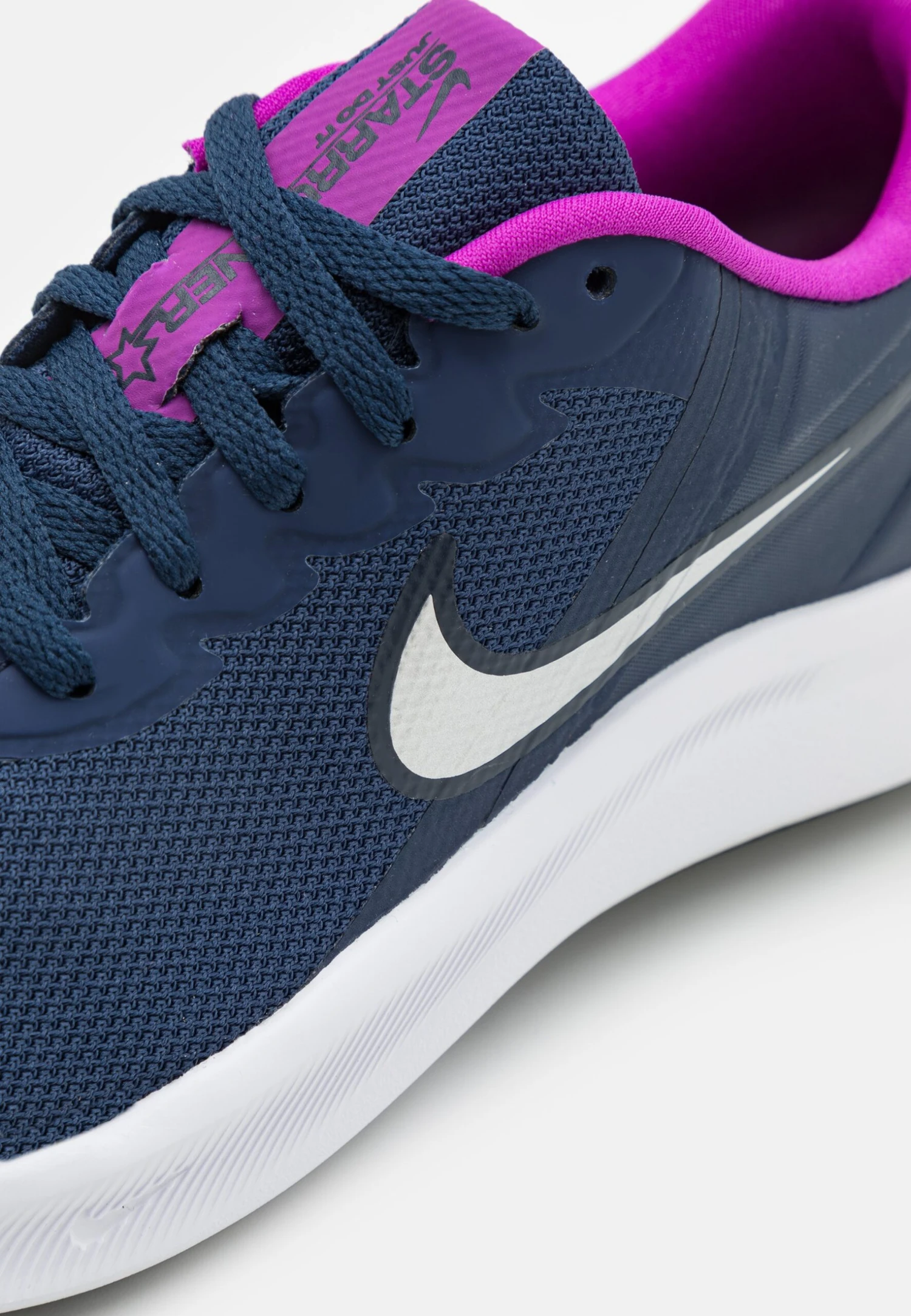 Nike Performance Star Runner 3 Gs Unisex - Zapatillas De Running Neutras - Midnight Navy/Metallic Silver/Vivid Purple 6 Nike Performance Star Runner 3 Gs Unisex - Zapatillas De Running Neutras - Midnight Navy/Metallic Silver/Vivid Purple - Imagen 6