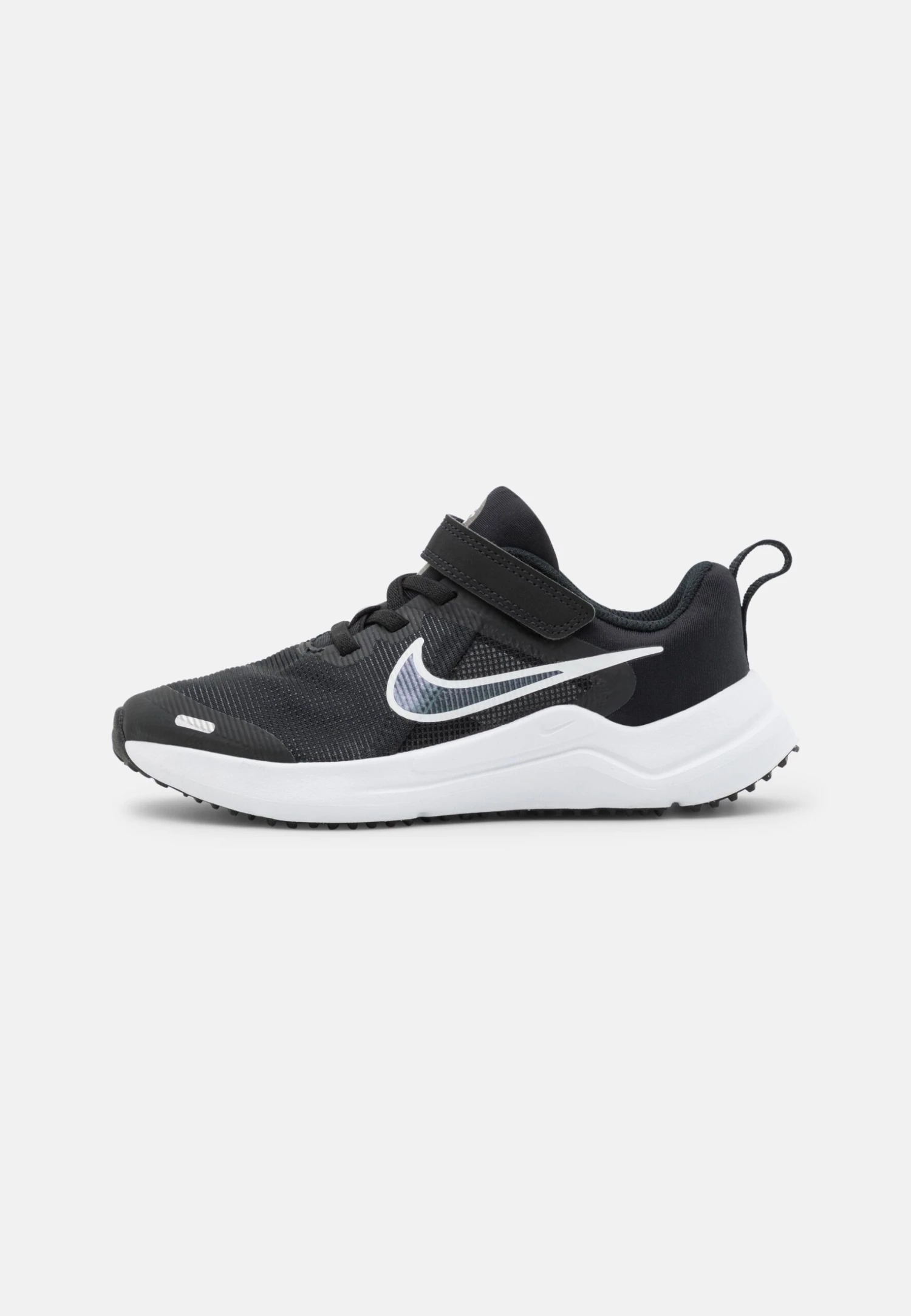 Nike Performance Downshifter 12 Nn Psv- Zapatillas De Running Neutras - Black/White/Dark Smoke Grey 1 Nike Performance Downshifter 12 Nn Psv- Zapatillas De Running Neutras - Black/White/Dark Smoke Grey