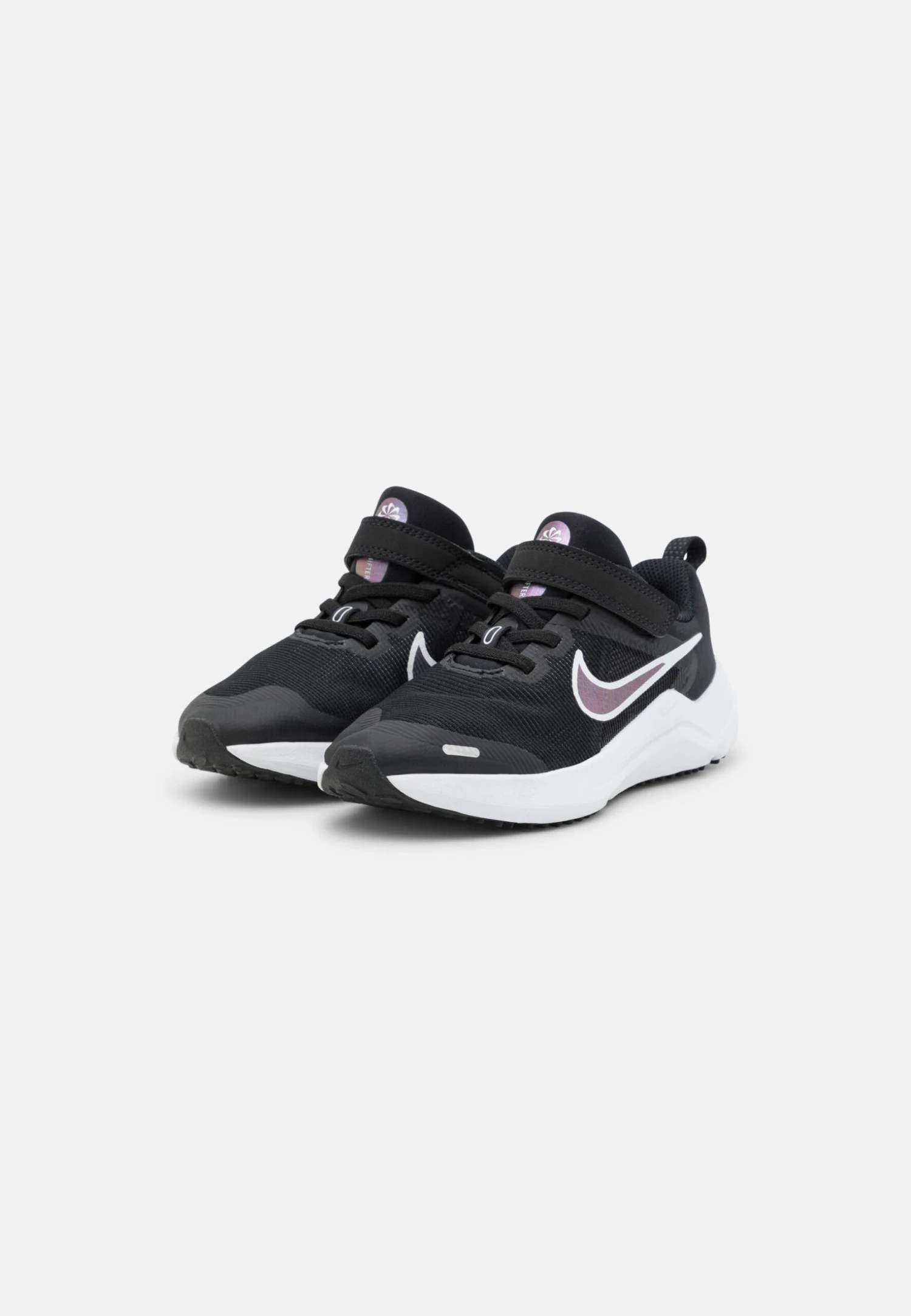 Nike Performance Downshifter 12 Nn Psv- Zapatillas De Running Neutras - Black/White/Dark Smoke Grey 2 Nike Performance Downshifter 12 Nn Psv- Zapatillas De Running Neutras - Black/White/Dark Smoke Grey - Imagen 2