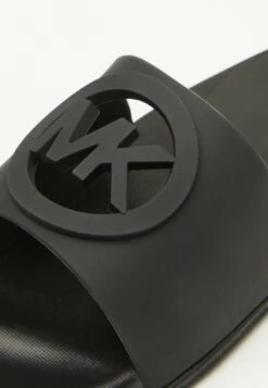 MICHAEL KORS KIDS Jet Charm Chopout - Sandalias Planas - Black -ADIDAS PERFORMANCE Ventas 9206564264f44643ba8f527bcefe7ce3