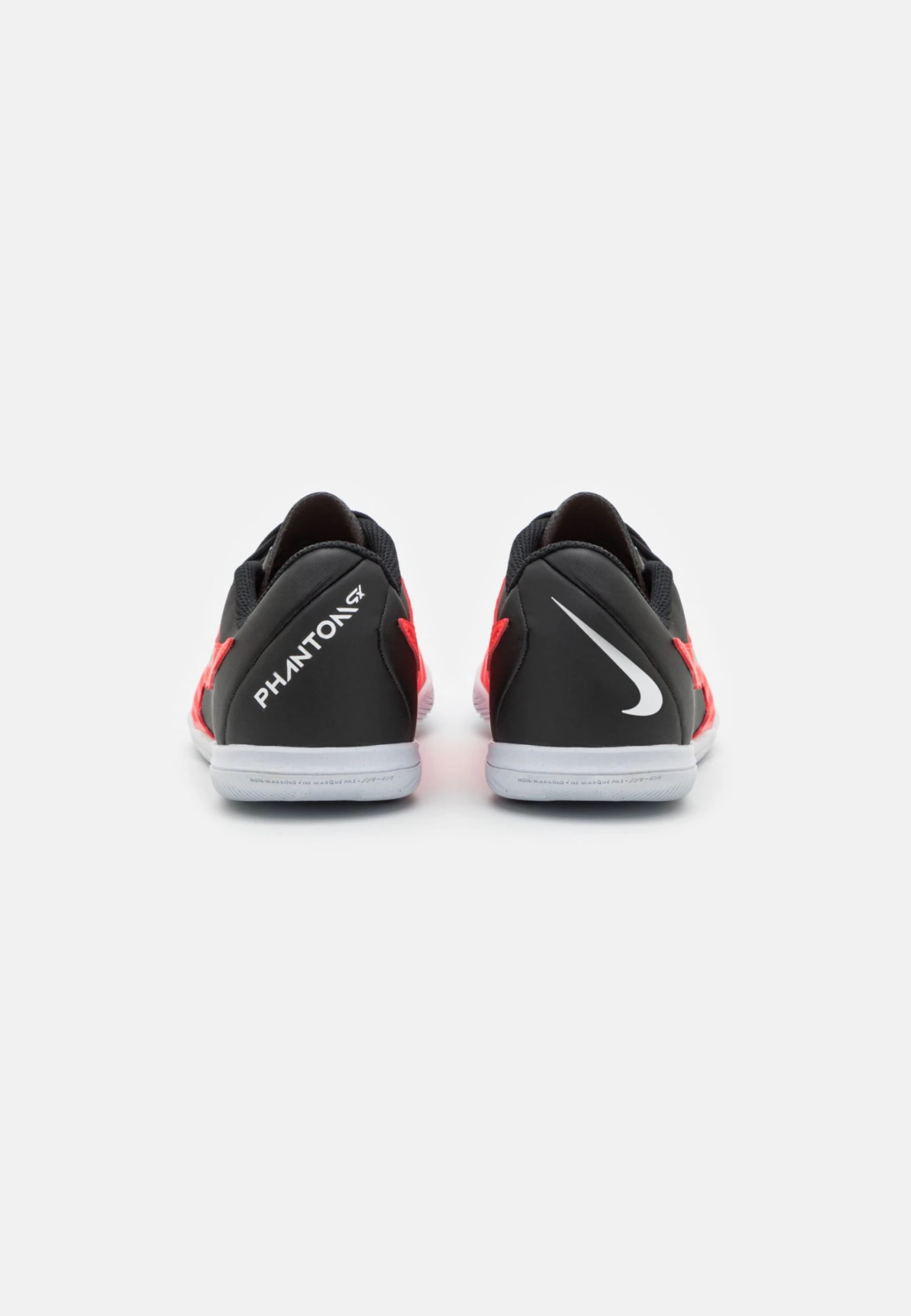 Nike Performance Phantom Gx Club Ic Unisex - Botas De Fútbol Sin Tacos - Bright Crimson/Black/White 3 Nike Performance Phantom Gx Club Ic Unisex - Botas De Fútbol Sin Tacos - Bright Crimson/Black/White - Imagen 3