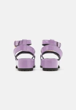 Versace Medusa Vernice - Sandalias - Violet -ADIDAS PERFORMANCE Ventas ad13c75b7a9d4732917db07f7cd4406c