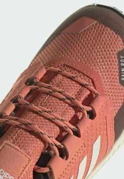 ADIDAS PERFORMANCE Terrex Trailmaker R.Rdy Unisex - Zapatillas De Senderismo - White Coral Gold Coloured -ADIDAS PERFORMANCE Ventas af28eb84b2404e8383a6d13d4704deed
