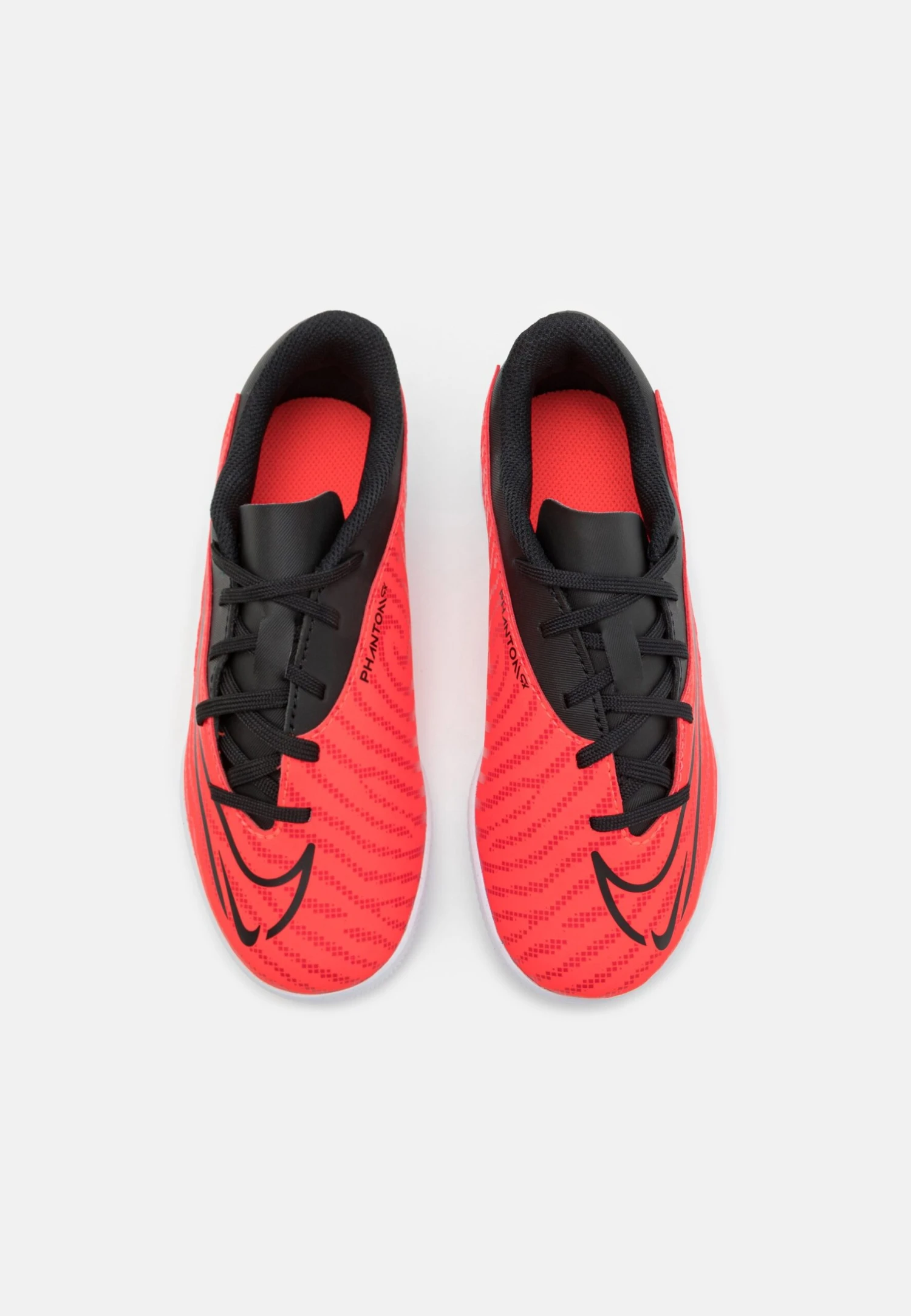 Nike Performance Phantom Gx Club Ic Unisex - Botas De Fútbol Sin Tacos - Bright Crimson/Black/White 4 Nike Performance Phantom Gx Club Ic Unisex - Botas De Fútbol Sin Tacos - Bright Crimson/Black/White - Imagen 4
